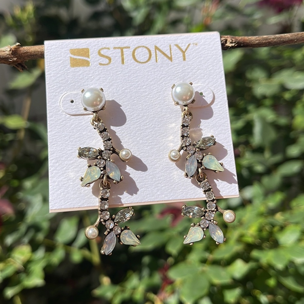 Gorgeous Rhinestone Cascading Earrings - Picture 16 of 17